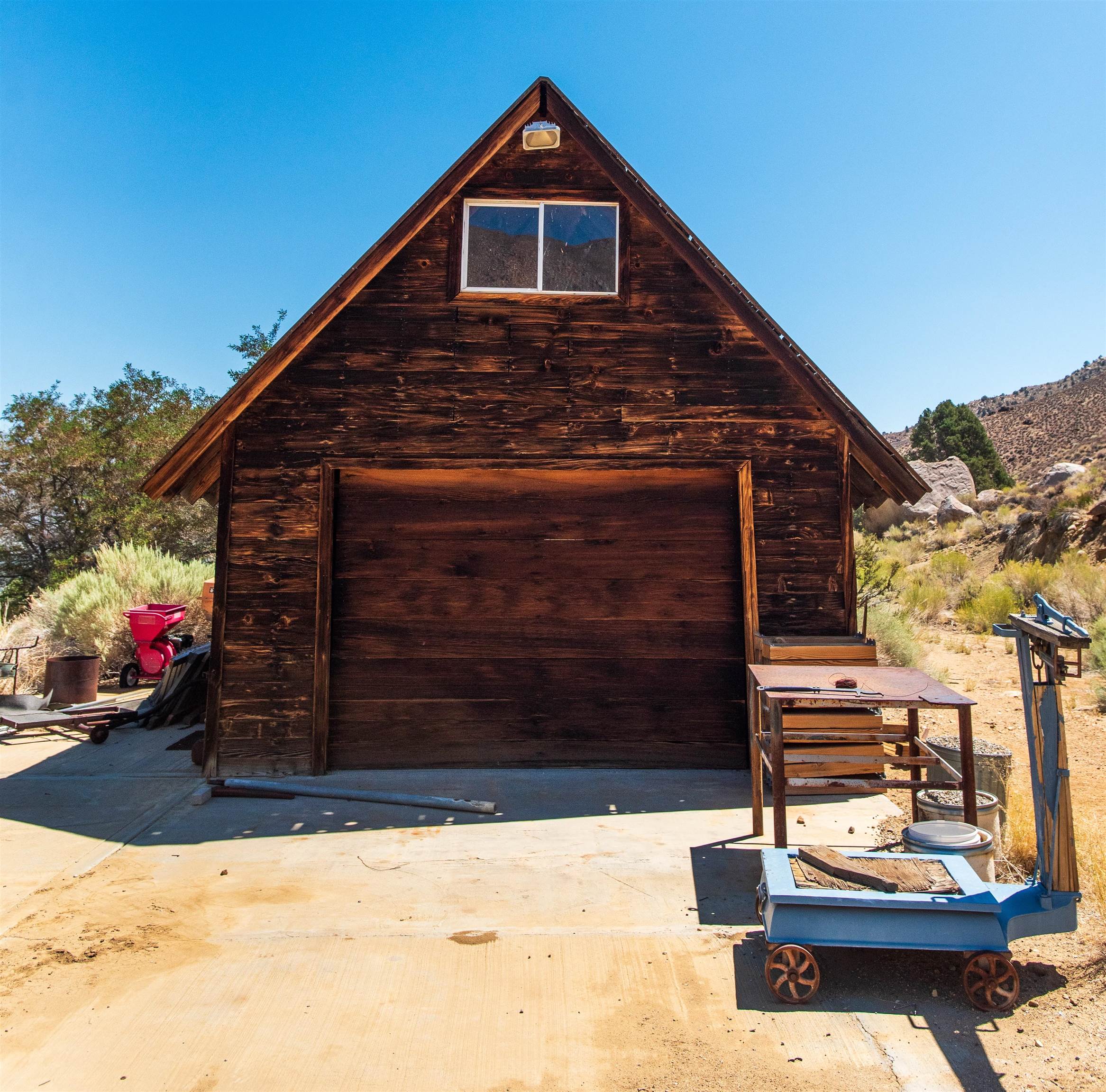 57 Bir Road, Unit 1 Bishop, CA 93514 - Photo 21 of 35 a view of a house with a yard
