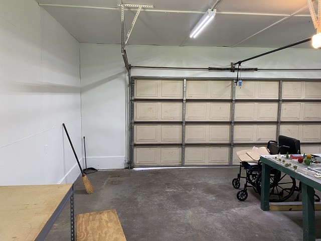 398 Azbill Road Lexington, TN 38351 - Photo 36 of 40 a view of an empty room with a window