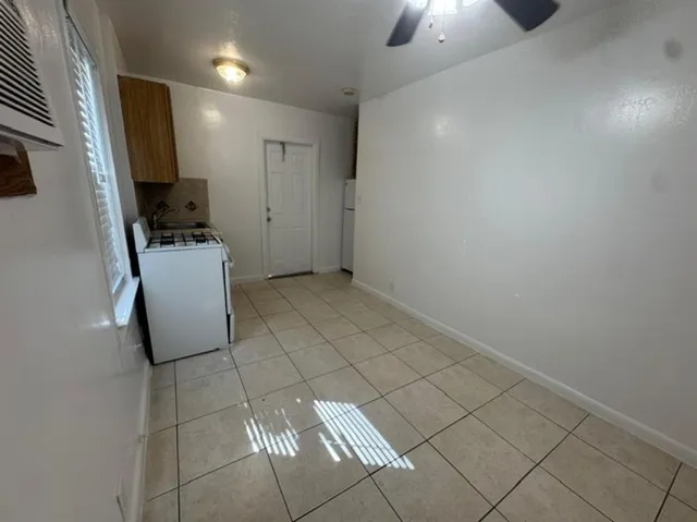 $1,150 | 1822 Dixianna Street, Unit 14, Hollywood, FL 33020