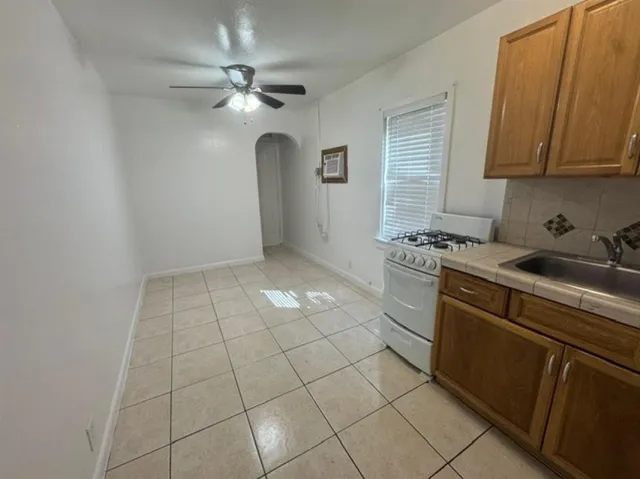 $1,150 | 1822 Dixianna Street, Unit 14, Hollywood, FL 33020