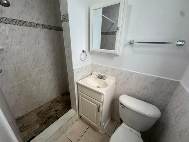 $1,150 | 1822 Dixianna Street, Unit 14, Hollywood, FL 33020