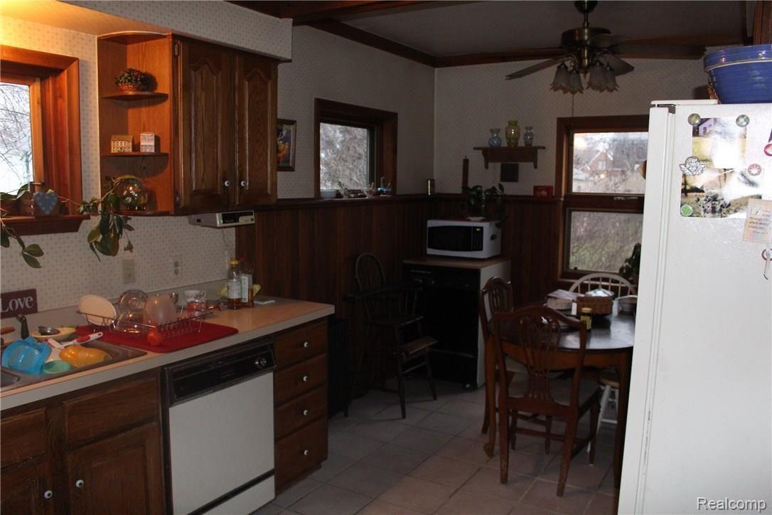 15367 Charles R Avenue Eastpointe, MI 48021 - Photo 9 of 16 IMG_1078.JPG