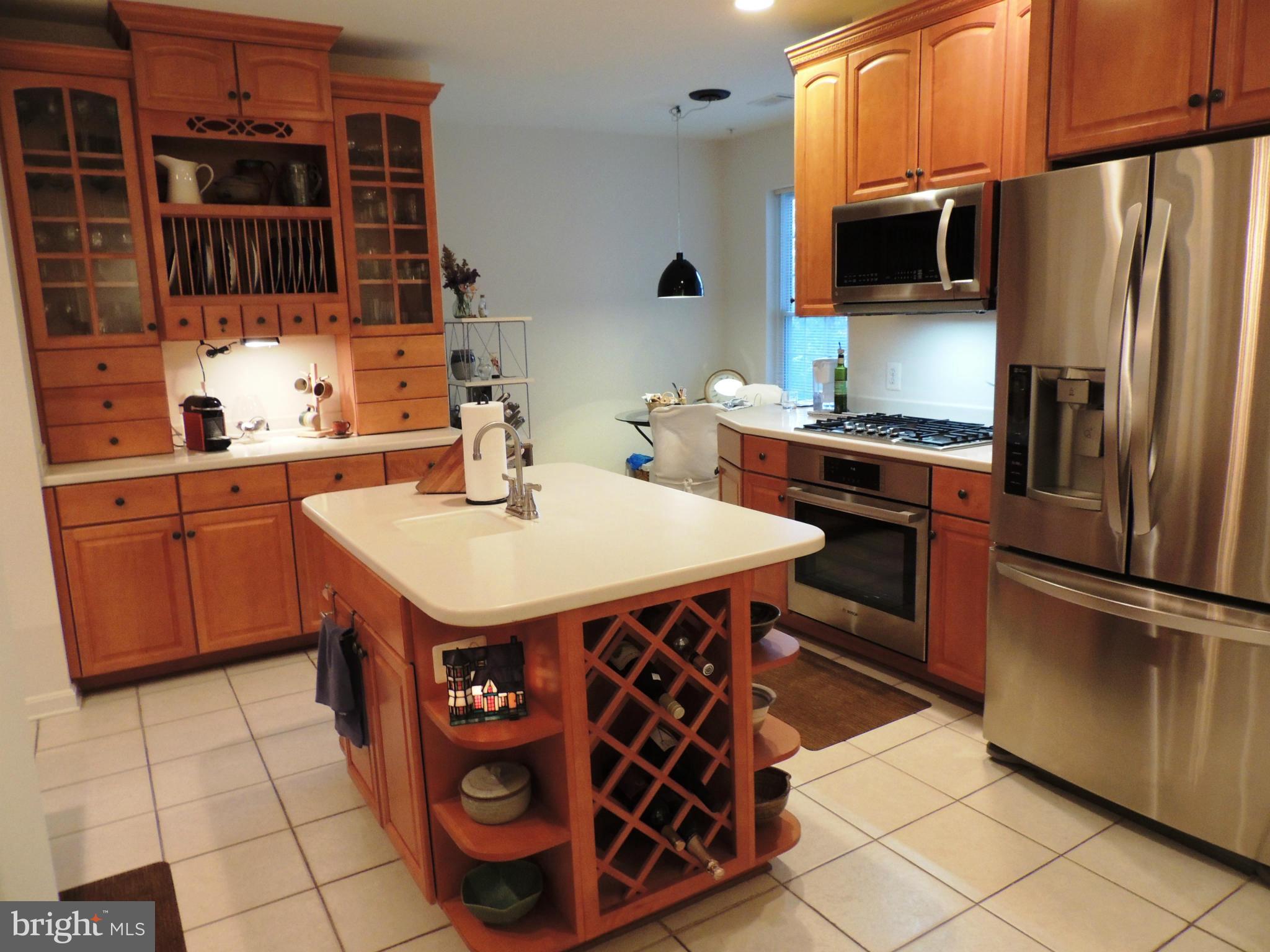 621 Runabout Loop, Unit 621 Solomons, MD 20688 - Photo 5 of 30 Gourmet kitchen,Bosch and LG stainless,winerack