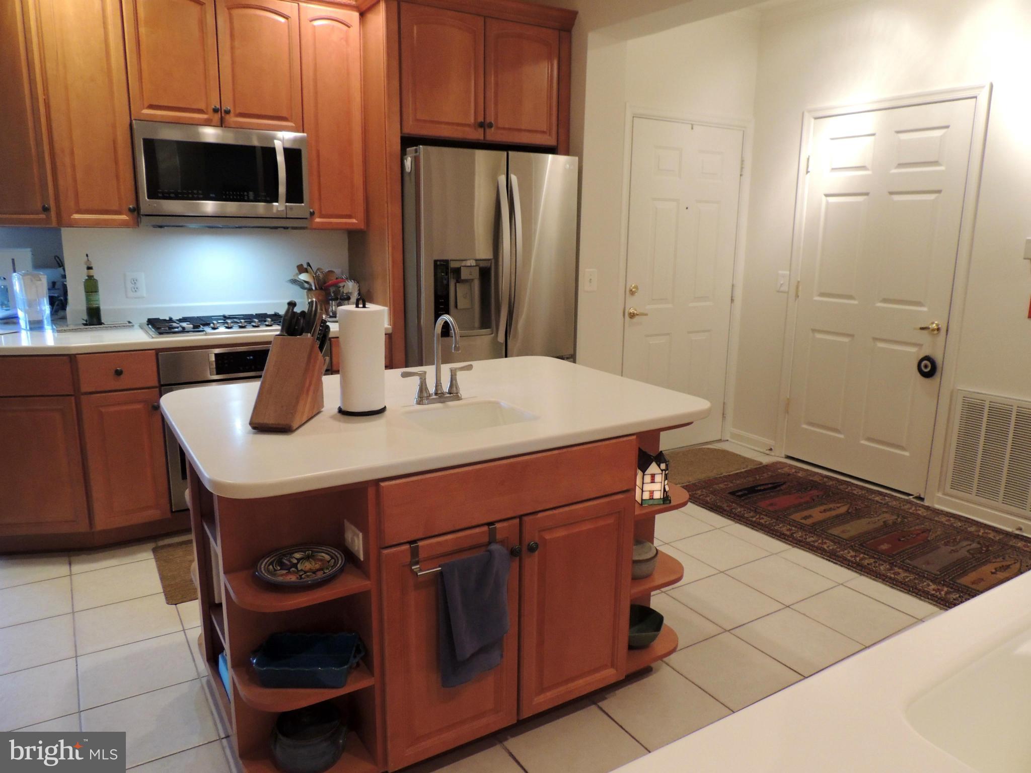 621 Runabout Loop, Unit 621 Solomons, MD 20688 - Photo 6 of 30 Gas cooking
