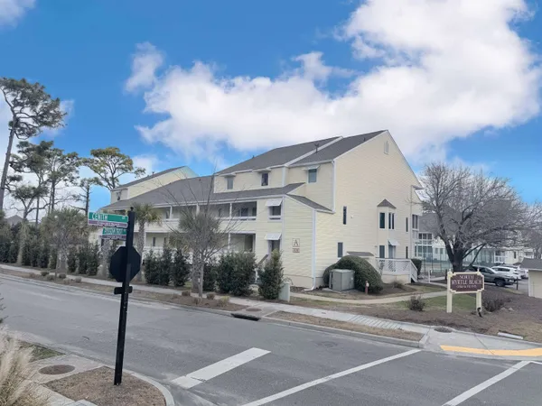 $1,400 | 1100 Possum Trot Road, Unit A206, North Myrtle Beach, SC 29582