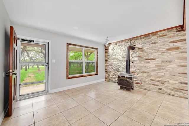 a view of livingroom with furniture