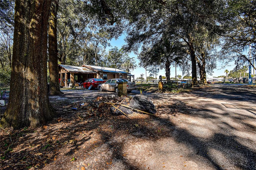 37644 Daughtery Road Zephyrhills, FL 33541 - Photo 16 of 20