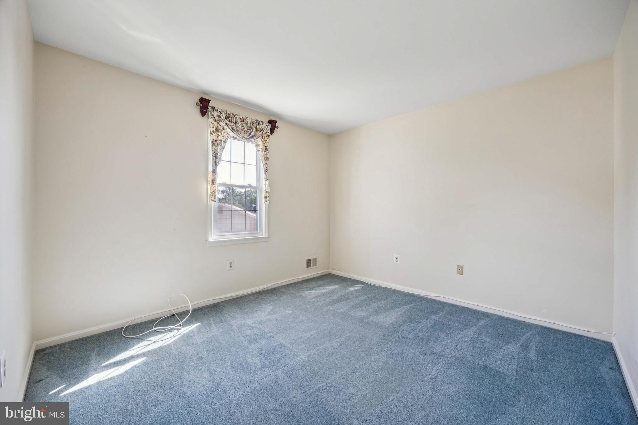 2331 Holly Spring Drive Silver Spring, MD 20905 - Photo 19 of 45 Sitting Room In Primary Bedroom