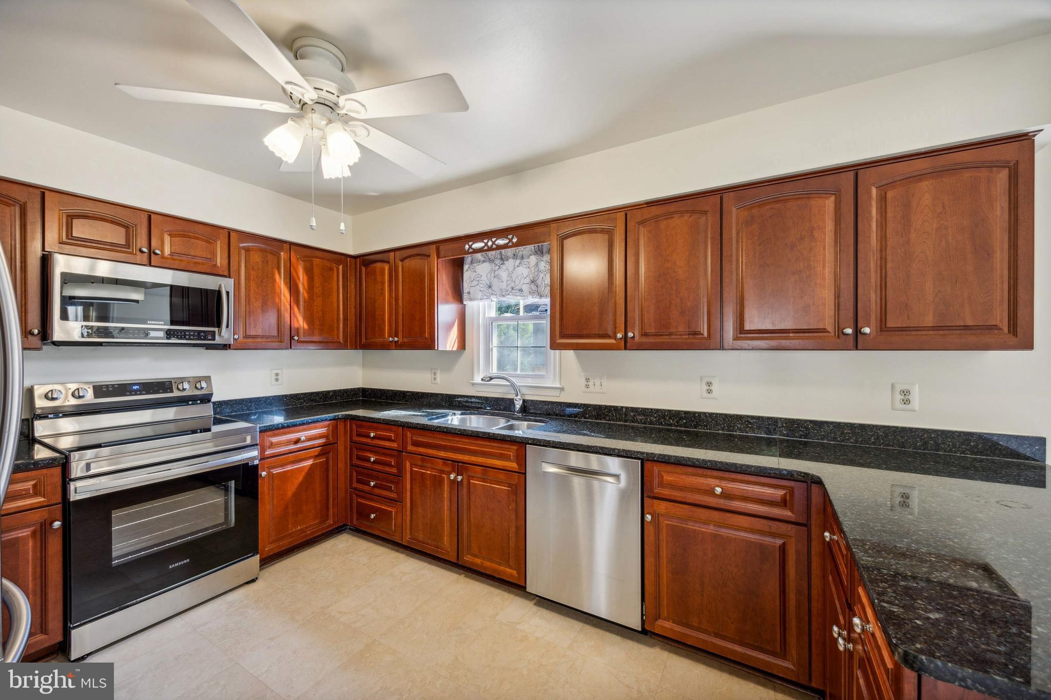 2331 Holly Spring Drive Silver Spring, MD 20905 - Photo 9 of 45 Kitchen 3