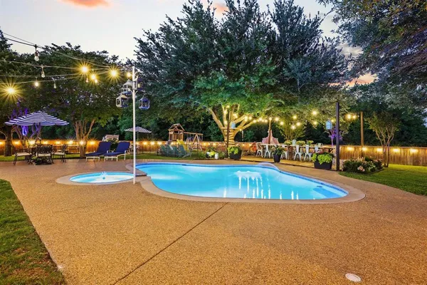 $780,000 | 981 County Road 4918, Trenton, TX 75490