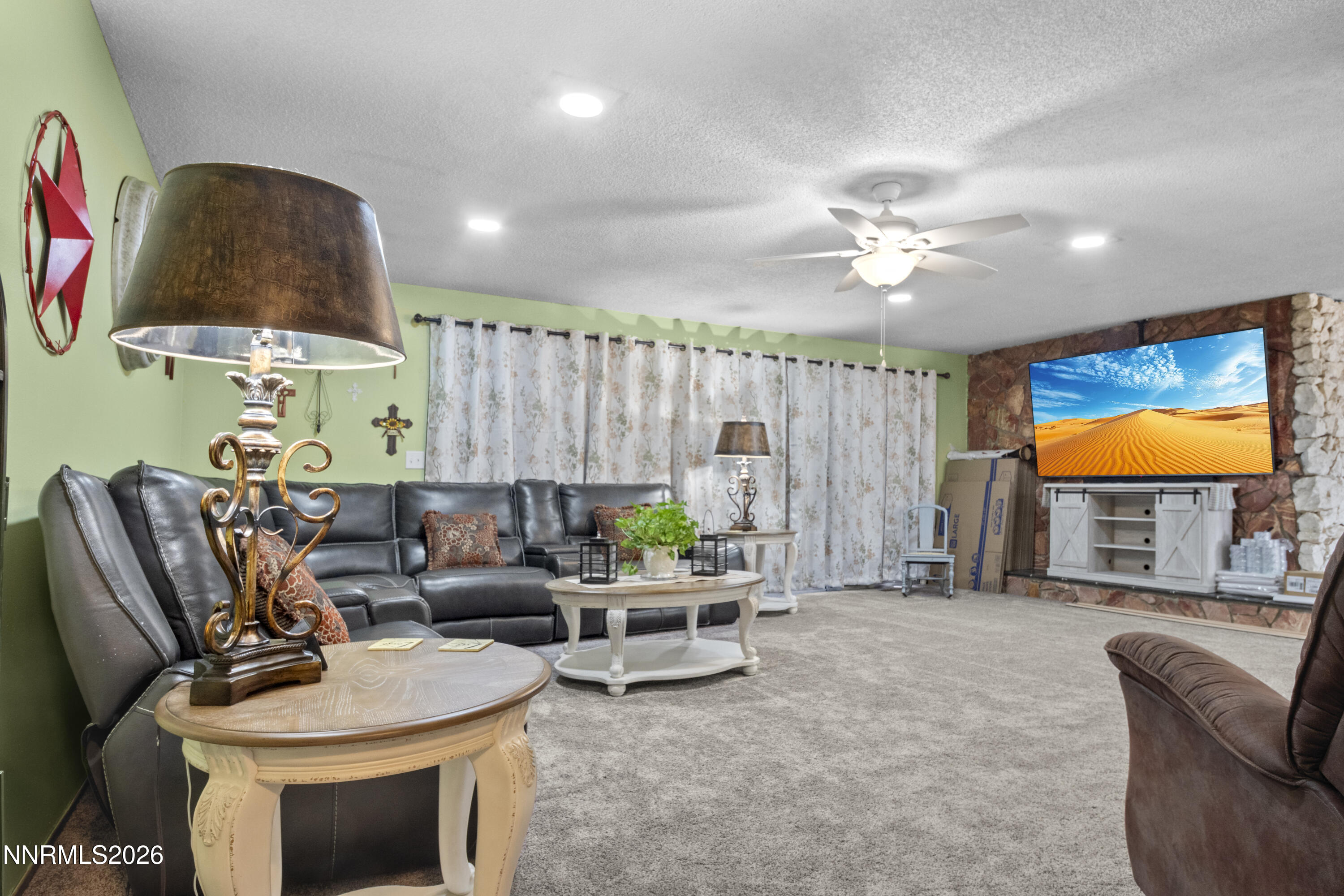 804 K Street Hawthorne, NV 89415 - Photo 8 of 19 Great Room