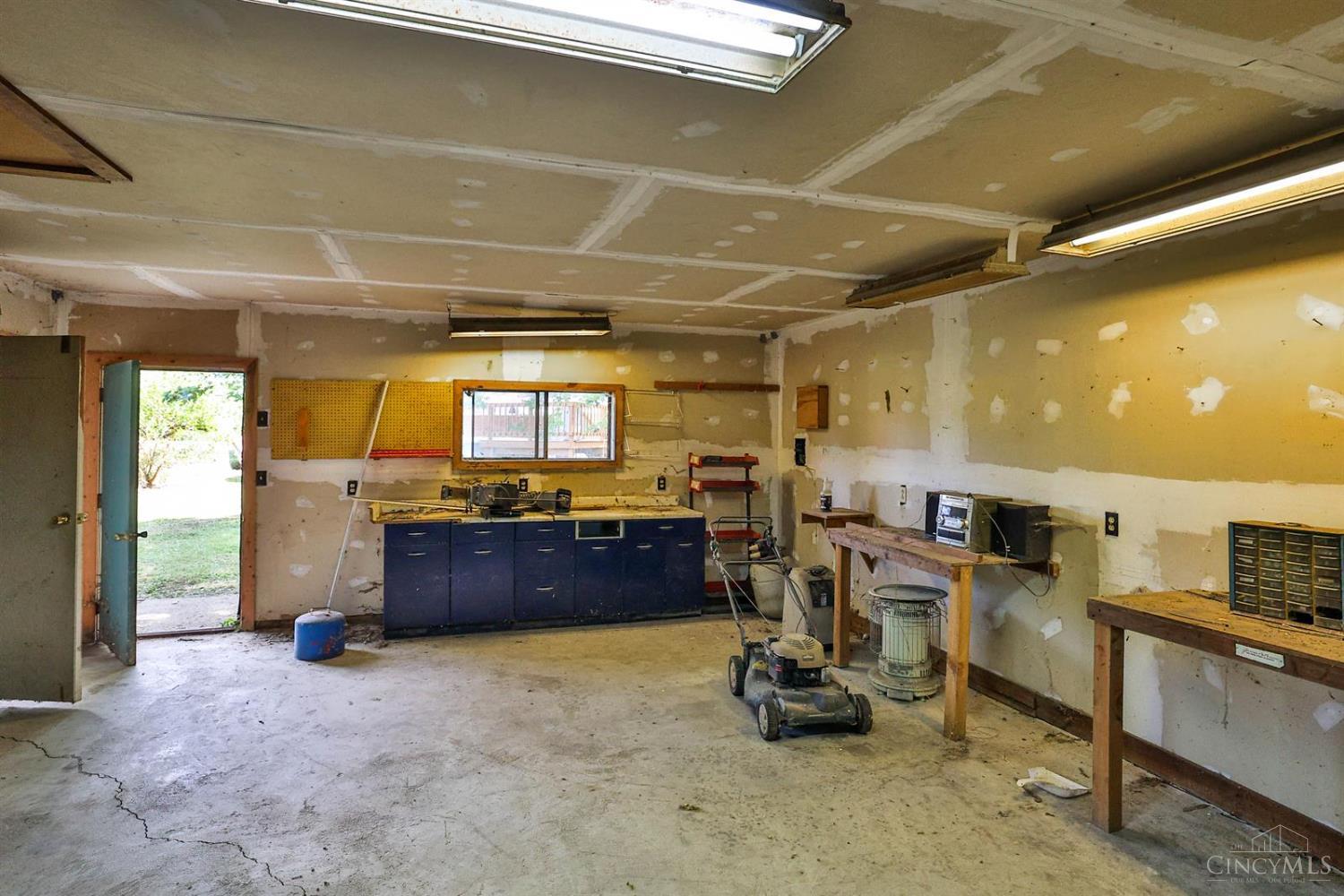 3951 West Elkton Road Hamilton, OH 45011 - Photo 39 of 44 Workshop area of Detached Garage