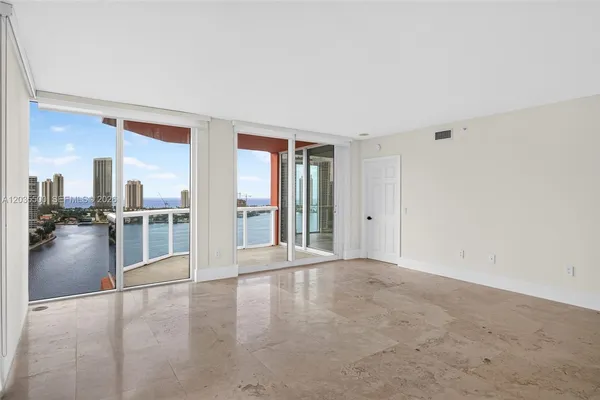 $5,500 | 3370 Hidden Bay Drive, Unit 2107, Aventura, FL 33180
