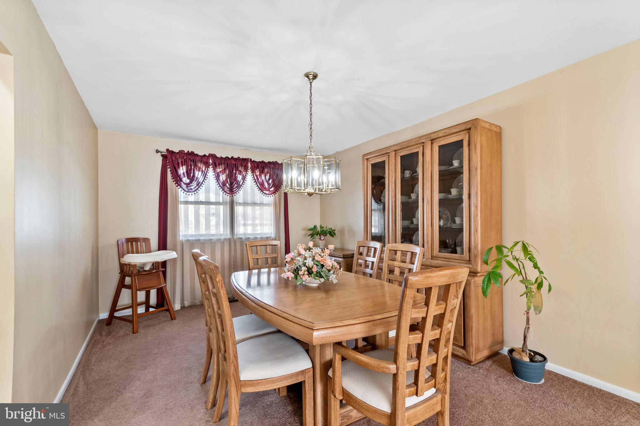 459 Pinewood Road Philadelphia, PA 19116 - Photo 11 of 26 Gallery Image 11