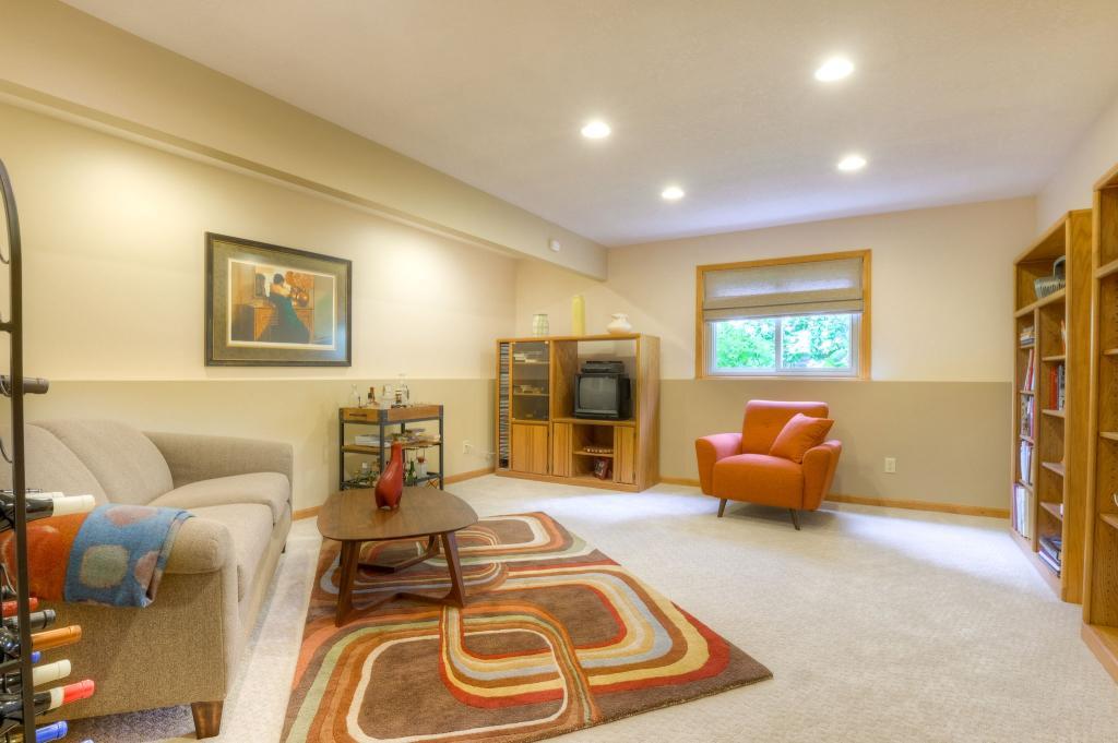 8026 Boulder Ridge Road Woodbury, MN 55125 - Photo 11 of 27 Gallery Image 11