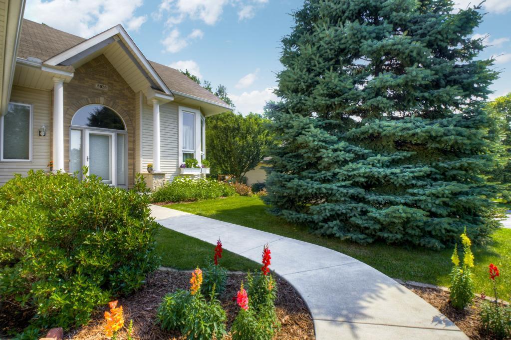 8026 Boulder Ridge Road Woodbury, MN 55125 - Photo 3 of 27 Gallery Image 3