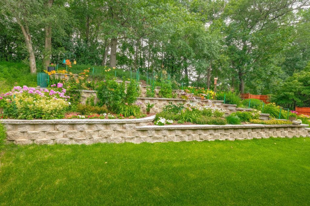 8026 Boulder Ridge Road Woodbury, MN 55125 - Photo 24 of 27 Gallery Image 24