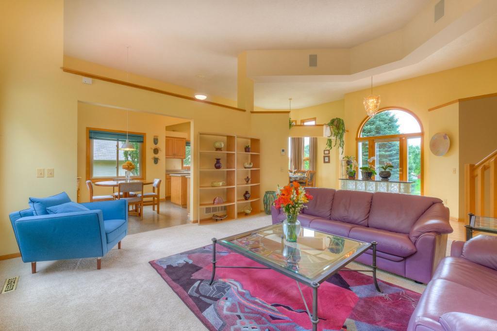 8026 Boulder Ridge Road Woodbury, MN 55125 - Photo 4 of 27 Gallery Image 4
