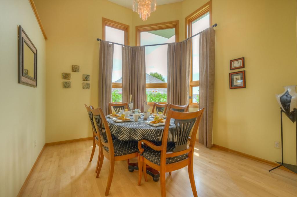 8026 Boulder Ridge Road Woodbury, MN 55125 - Photo 7 of 27 Gallery Image 7