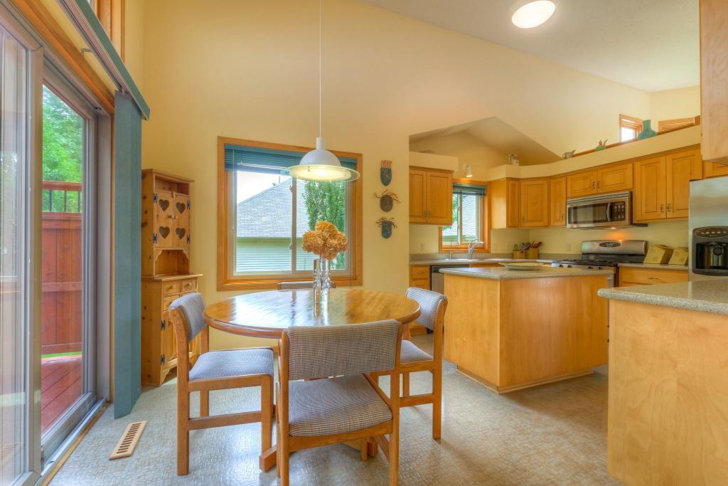 8026 Boulder Ridge Road Woodbury, MN 55125 - Photo 8 of 27 Gallery Image 8