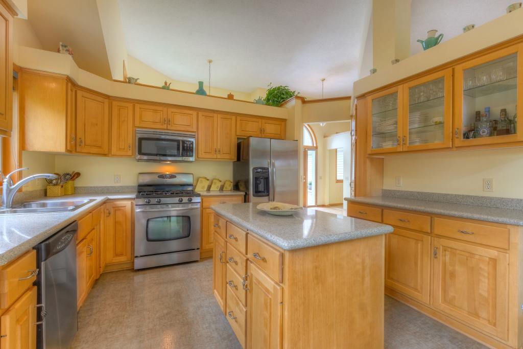 8026 Boulder Ridge Road Woodbury, MN 55125 - Photo 9 of 27 Gallery Image 9