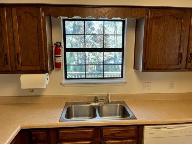 $1,795 | 260 Timberlane Road, Tallahassee, FL 32312