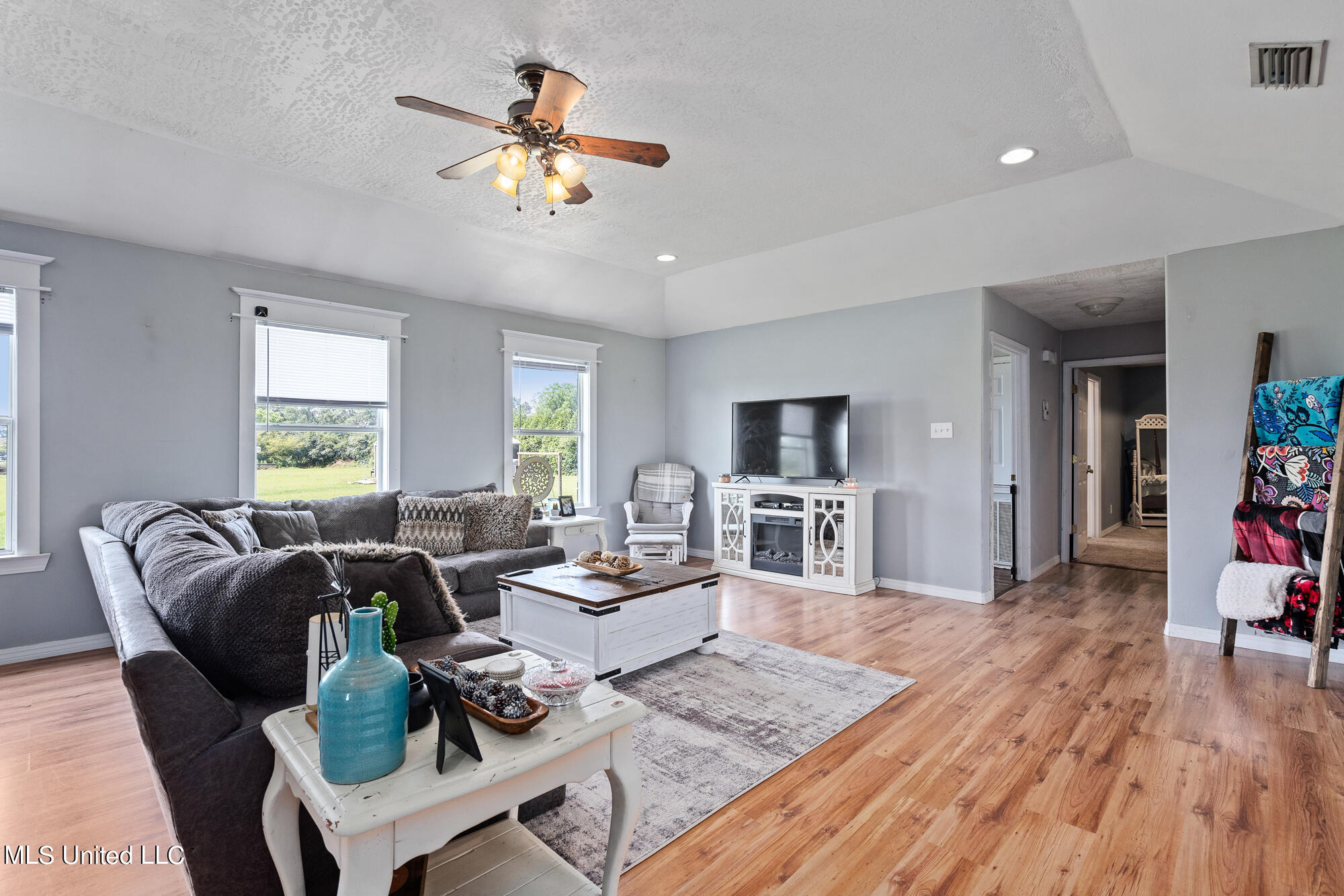 128 Henry Eubanks Road Lucedale, MS 39452 - Photo 5 of 34 Living