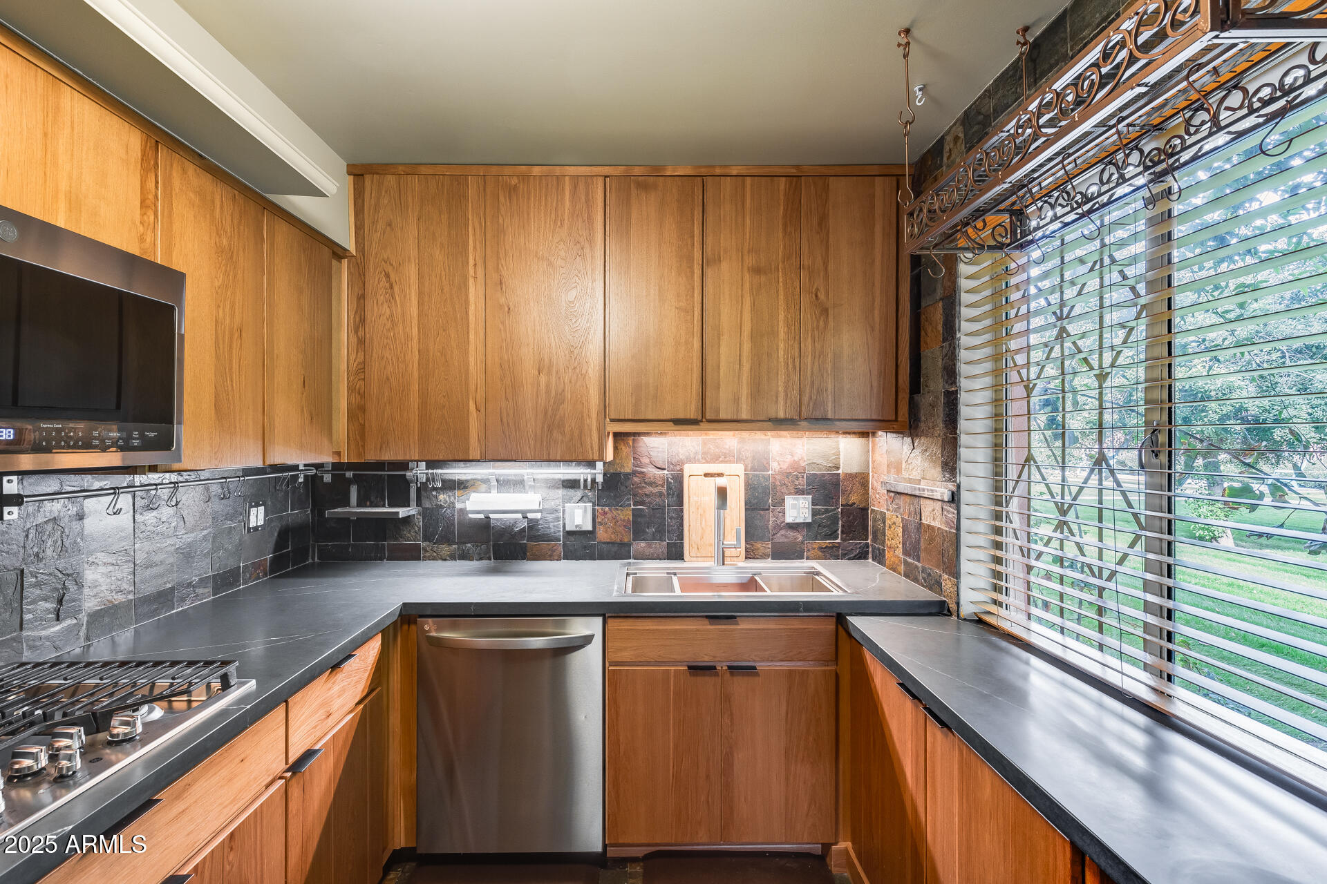 146 East Coronado Road, Unit 40 Phoenix, AZ 85004 - Photo 15 of 39 Gallery Image 15