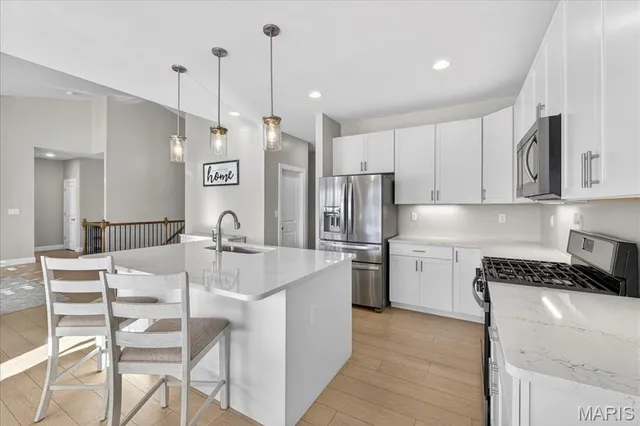 $499,900 | 2002 Wyndgate Meadows Drive, Lake St. Louis, MO 63367