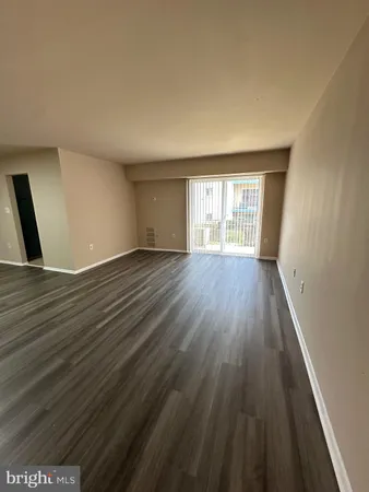 $1,900 | 11348 Cherry Hill Road, Unit 2B20, Beltsville, MD 20705