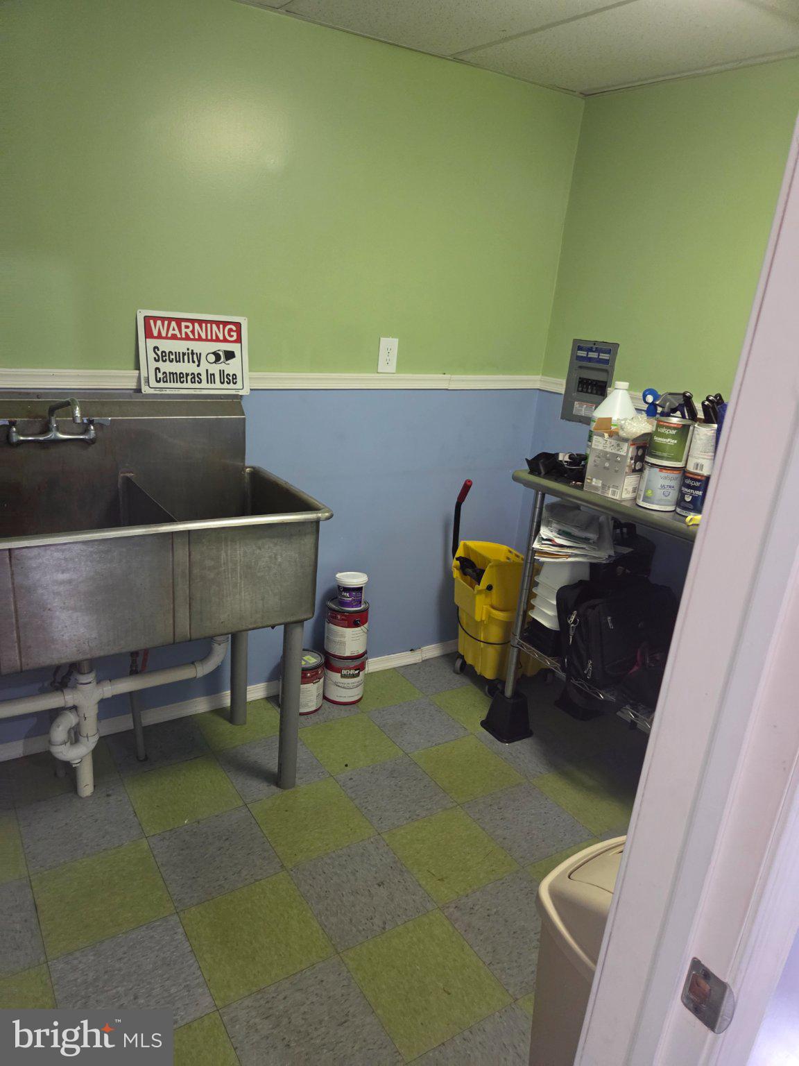 5234 Jackson Street Philadelphia, PA 19124 - Photo 13 of 30 Functional utility space in garage