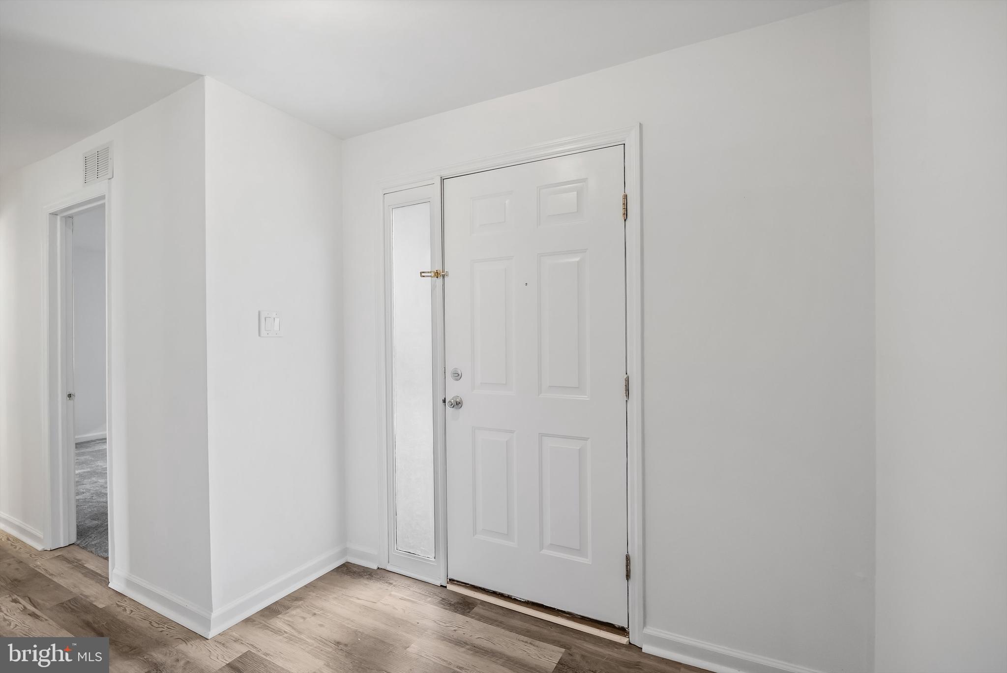 1801 Egg Harbor Road, Unit 105 Clementon, NJ 08021 - Photo 8 of 23 Front door/foyer