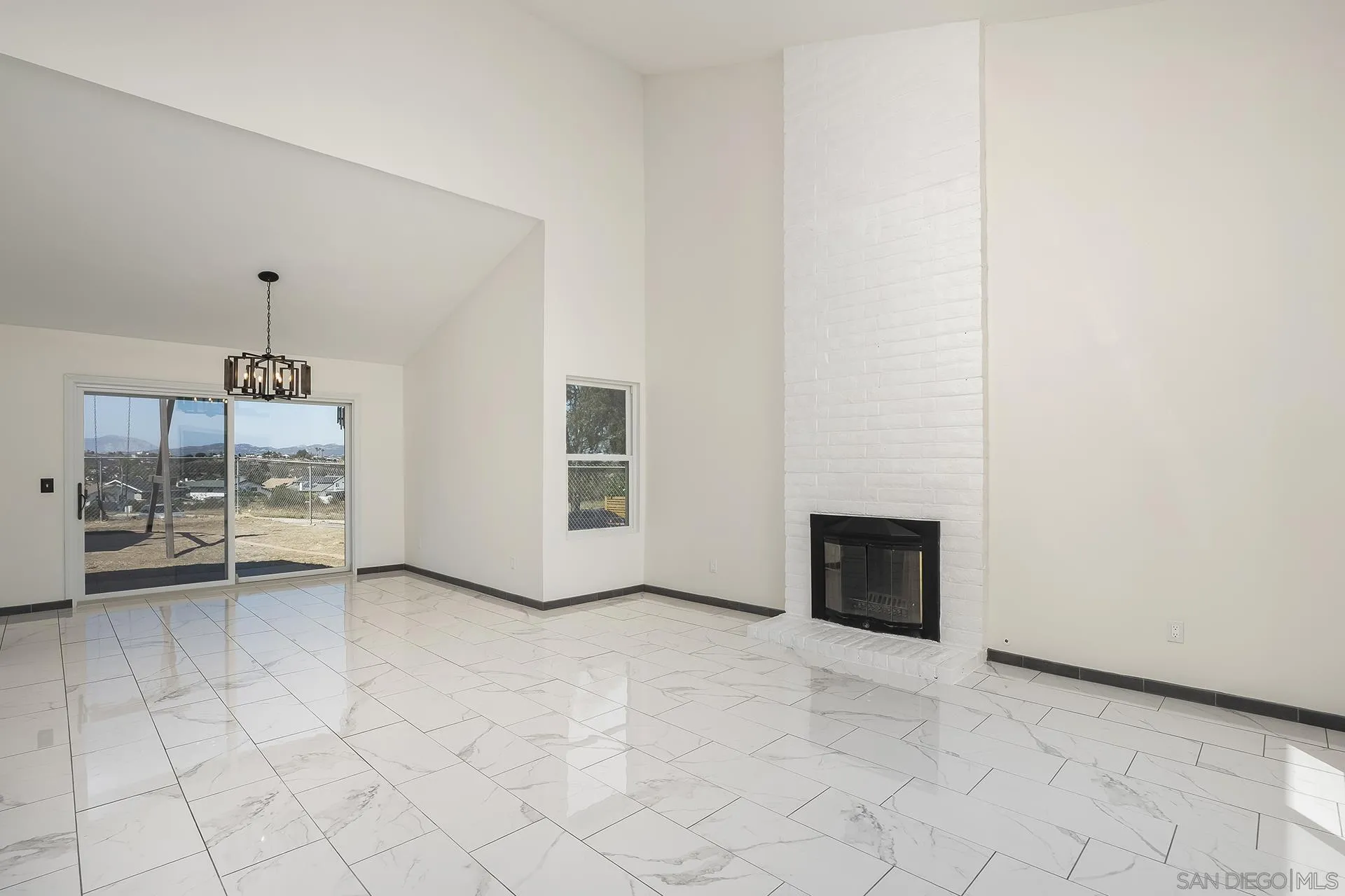 10772 Avenida Roberta Spring Valley, CA 91978 - Photo 6 of 32