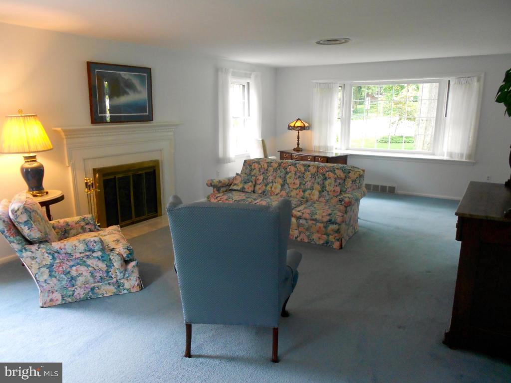 1424 Hillcrest Road Lancaster, PA 17603 - Photo 12 of 35 Gallery Image 12