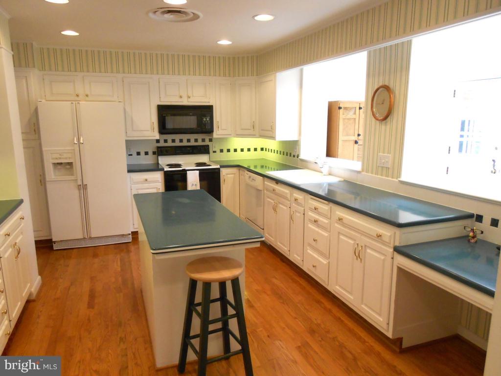1424 Hillcrest Road Lancaster, PA 17603 - Photo 16 of 35 Gallery Image 16