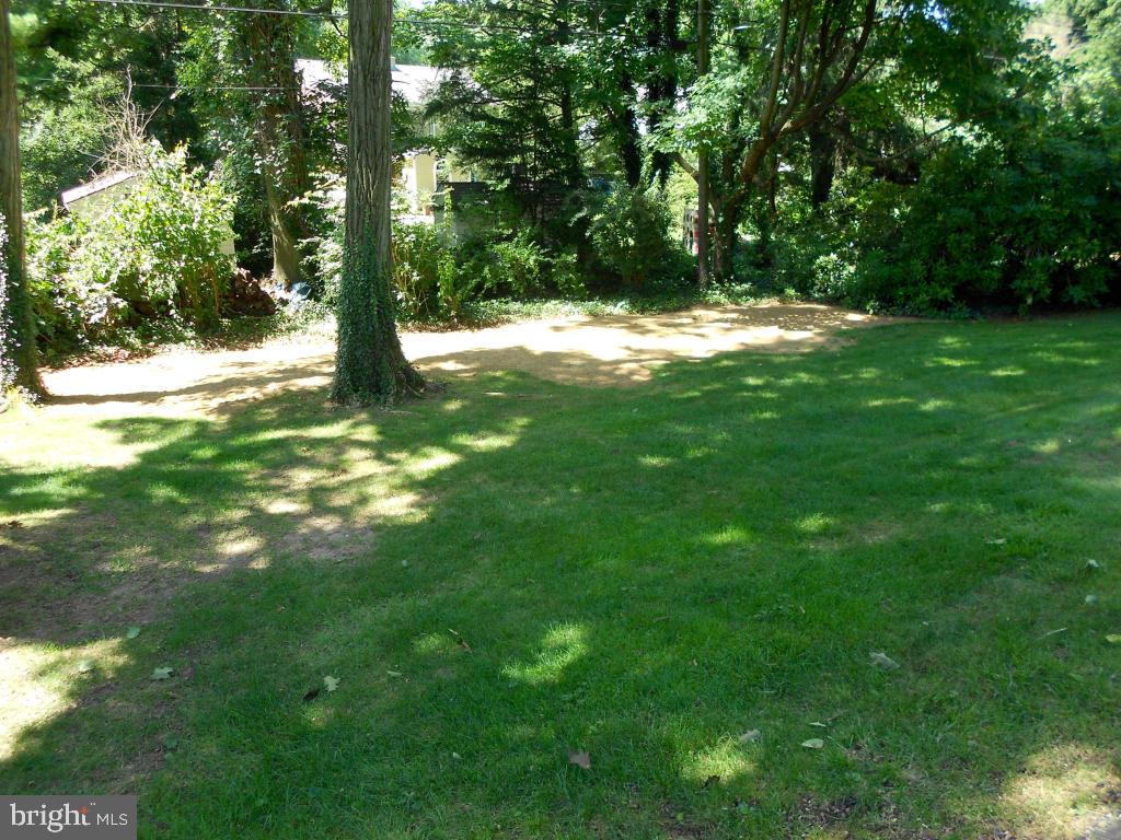 1424 Hillcrest Road Lancaster, PA 17603 - Photo 9 of 35 Gallery Image 9