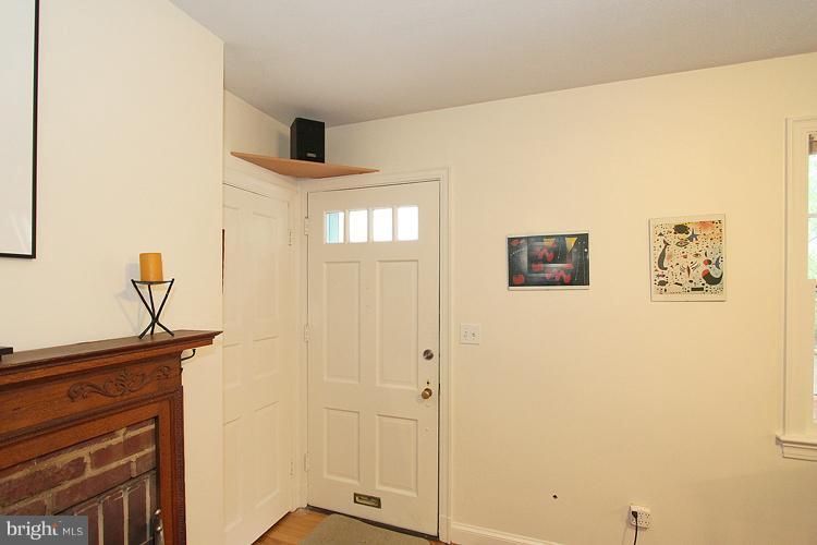 7806 Boston Avenue Silver Spring, MD 20910 - Photo 9 of 22 entrance