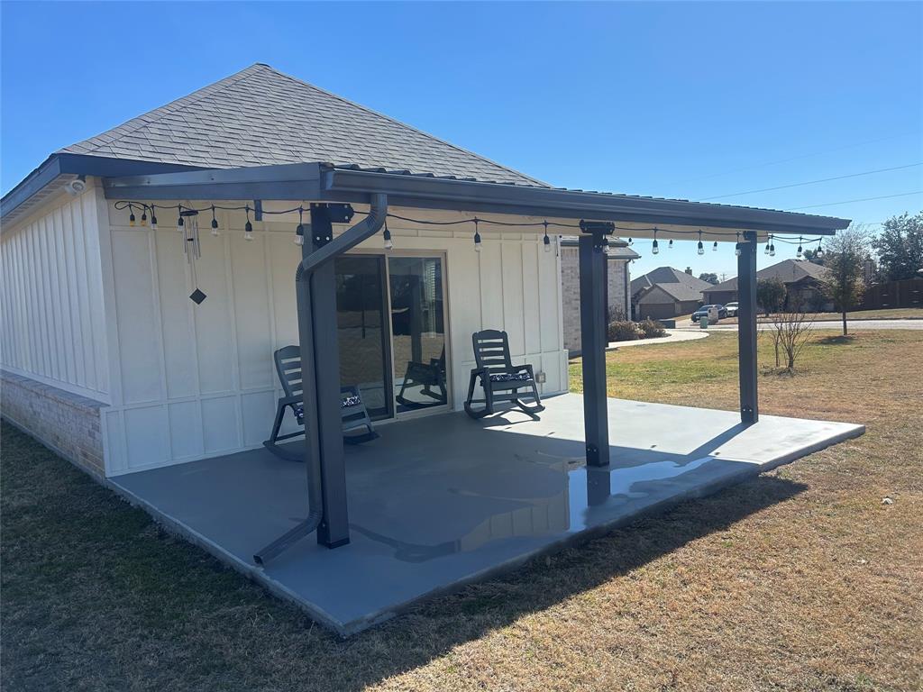 140 Hummingbird Drive Weatherford, TX 76085 - Photo 3 of 23