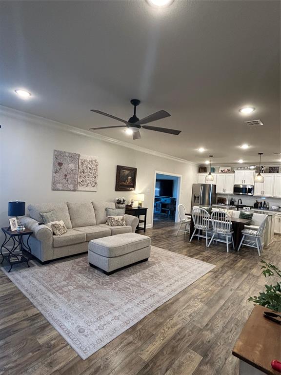 140 Hummingbird Drive Weatherford, TX 76085 - Photo 4 of 23