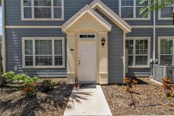 $2,395 | 5541 Rosehill Road, Unit 202, Sarasota, FL 34233