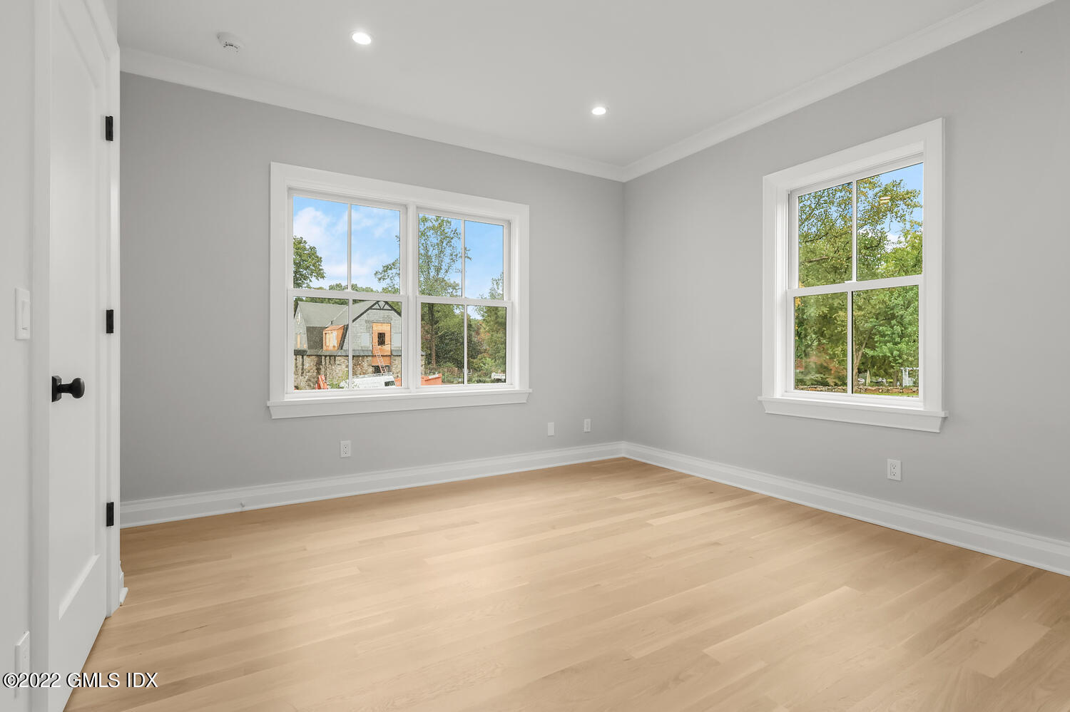 108 Sheephill Road Riverside, CT 06878 - Photo 30 of 47 an empty room with windows