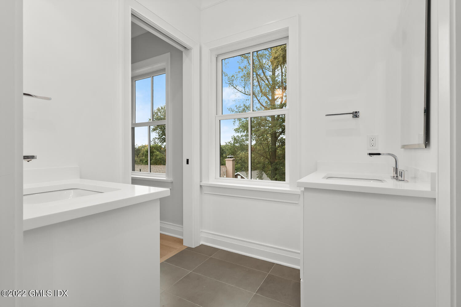108 Sheephill Road Riverside, CT 06878 - Photo 33 of 47 a bathroom with a sink and a bathtub