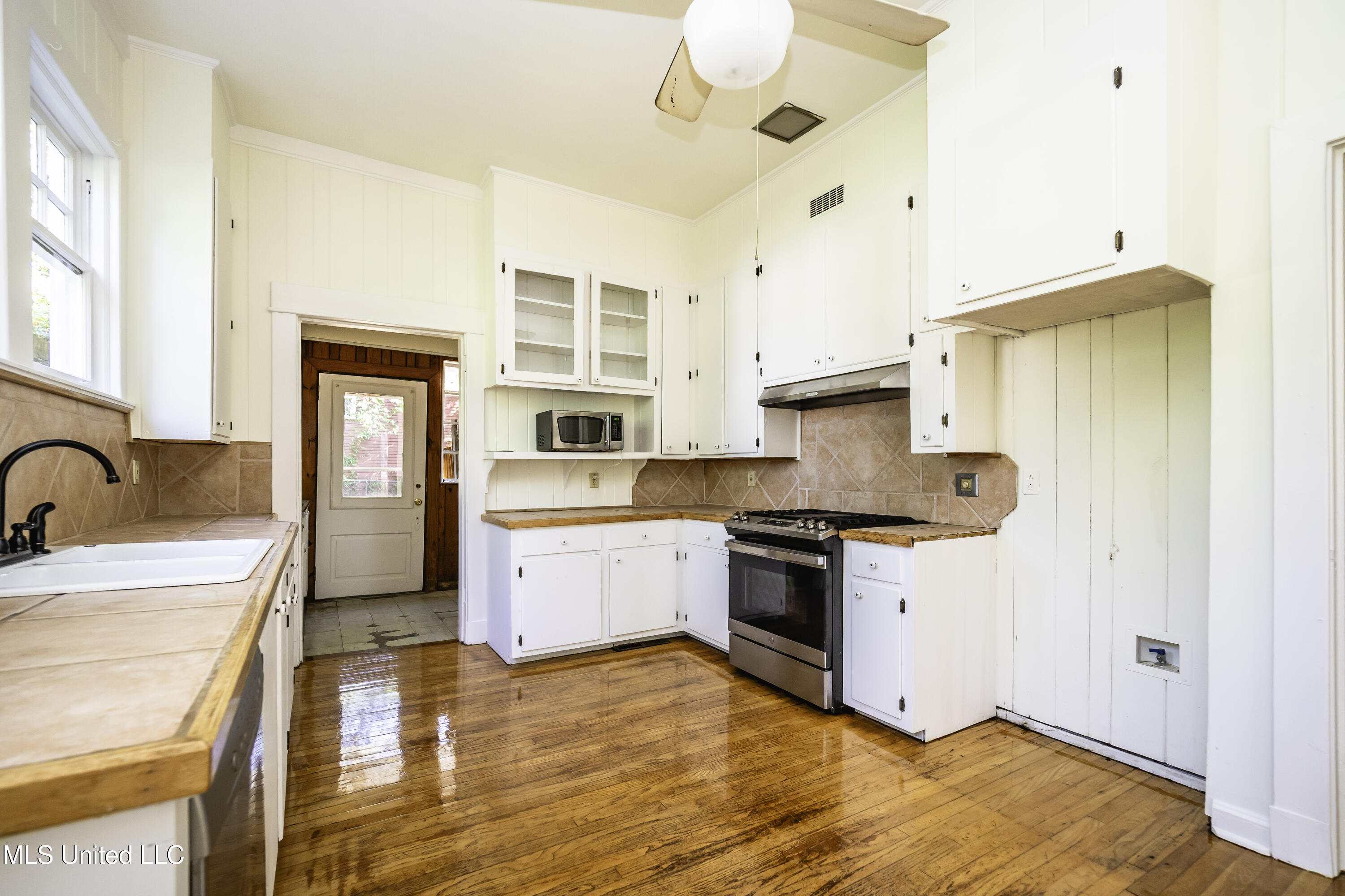 768 Belhaven Street Jackson, MS 39202 - Photo 12 of 25 P9180025