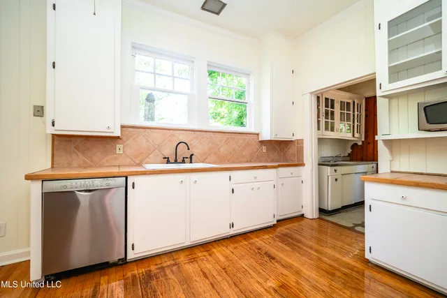 $229,500 | 768 Belhaven Street, Jackson, MS 39202