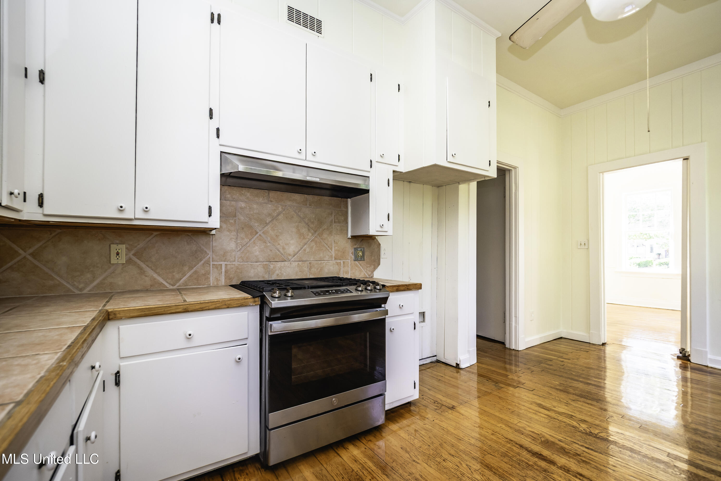 768 Belhaven Street Jackson, MS 39202 - Photo 14 of 25 P9180028