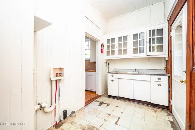 $229,500 | 768 Belhaven Street, Jackson, MS 39202