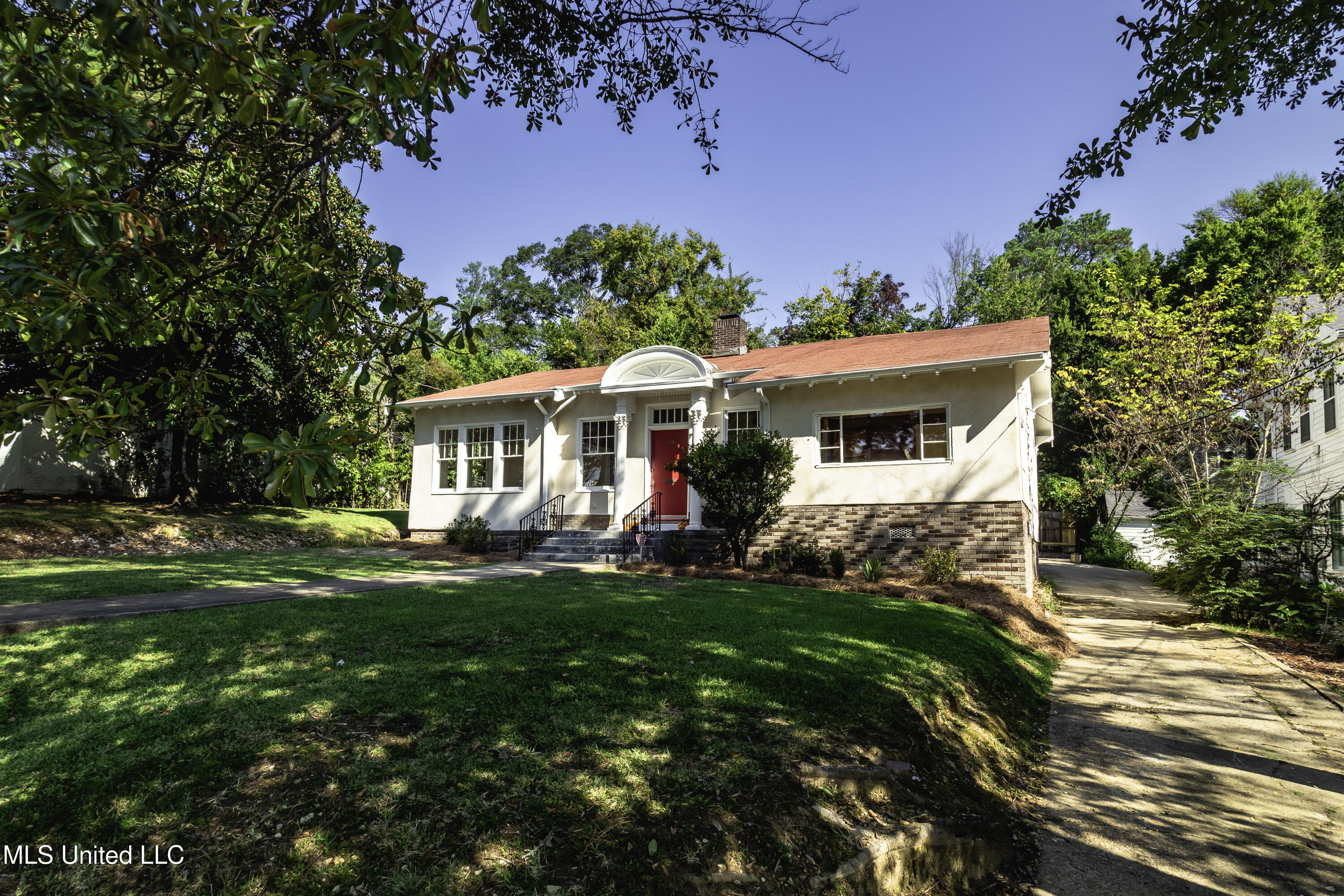 768 Belhaven Street Jackson, MS 39202 - Photo 2 of 25 P9180002