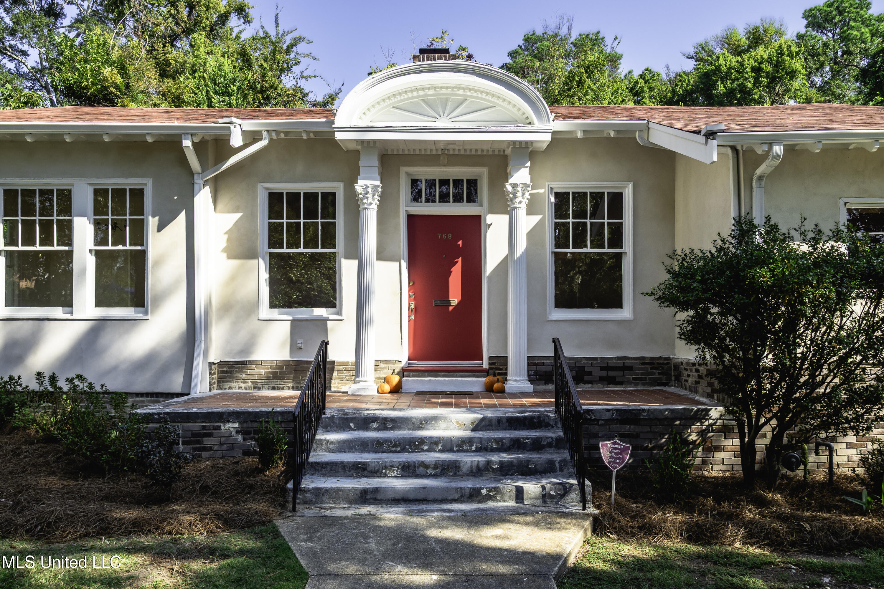 768 Belhaven Street Jackson, MS 39202 - Photo 3 of 25 P9180003