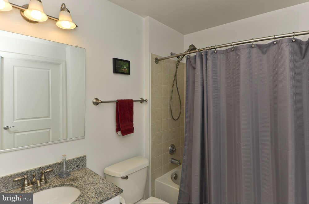 3600 South Glebe Road, Unit 326W Arlington, VA 22202 - Photo 11 of 30 Bath