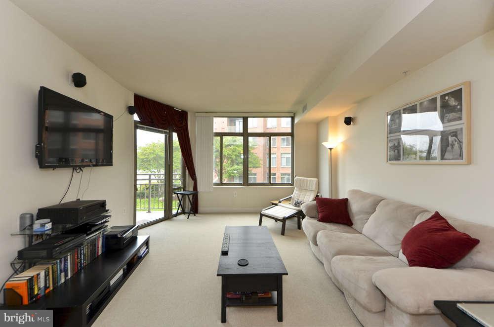 3600 South Glebe Road, Unit 326W Arlington, VA 22202 - Photo 3 of 30 Living Room